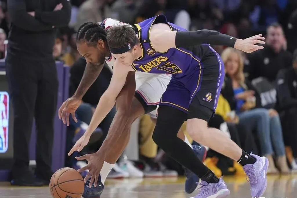 关于德布劳内巅峰对决，哈登与70激战G2分钟，挺进下一轮胜负难料！的信息